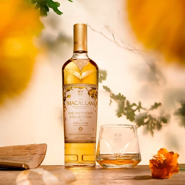 Bottle of Macallan whisky and a filled glass to celebrate Valentine’s Day with Chef Marisoll’s gastronomic experience