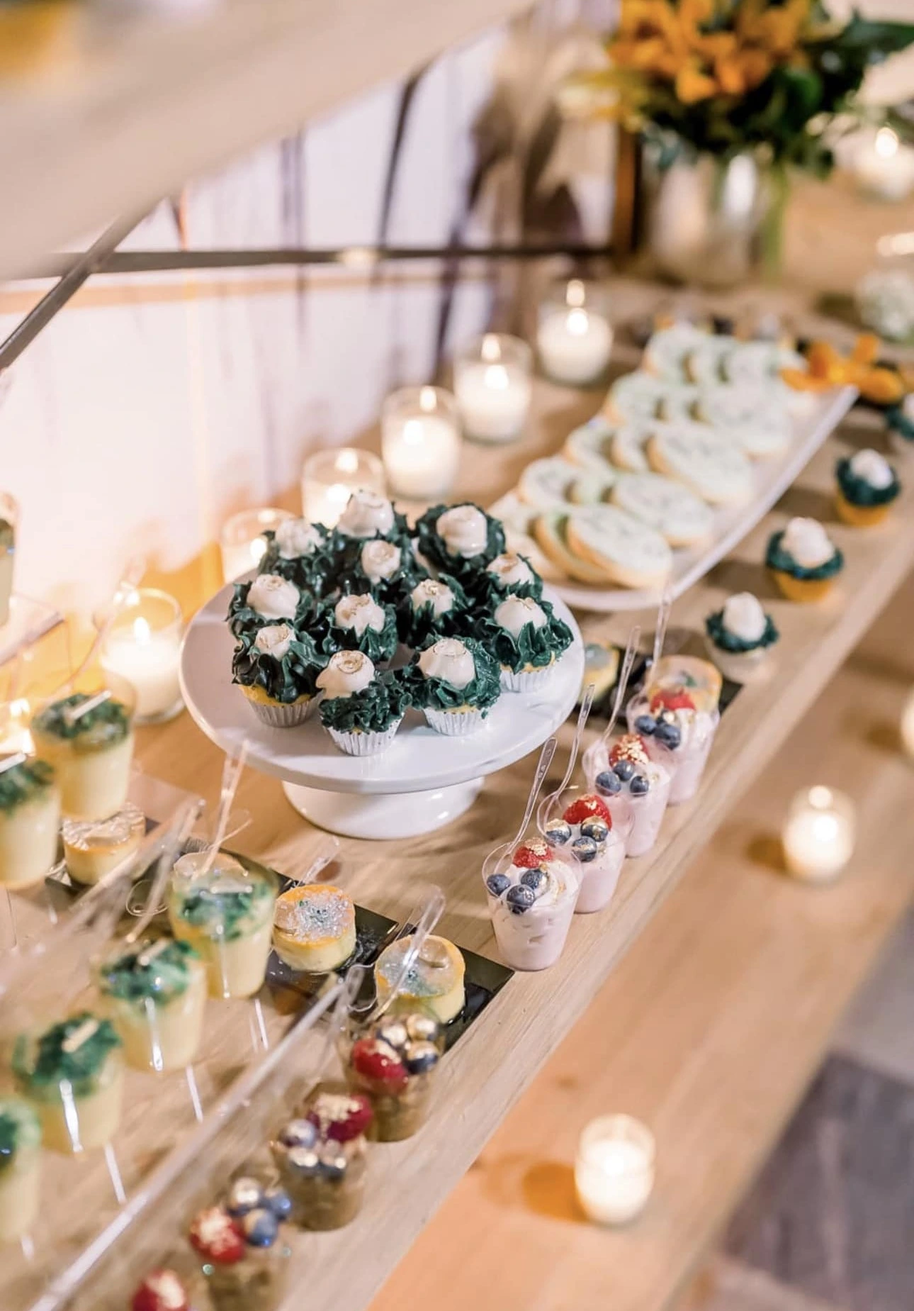 Decorated wedding table with luxury catering and a sophisticated gastronomic experience