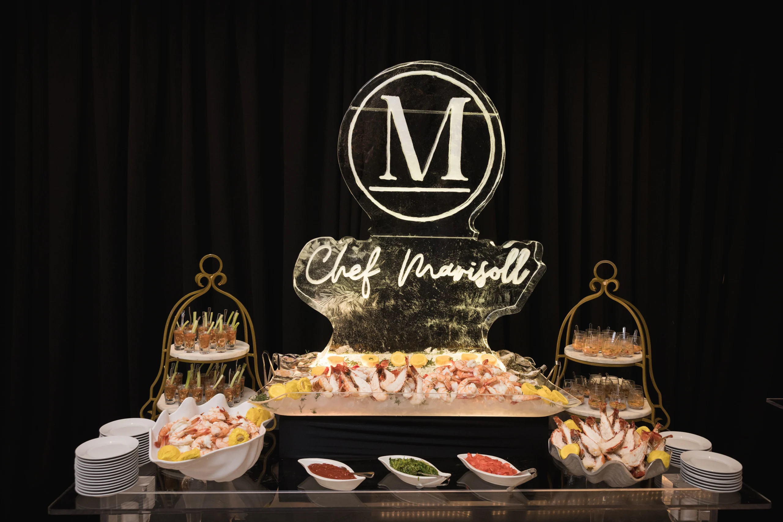 Fresh seafood station for Lent catering in Puerto Rico by Chef Marisoll Events, featuring shrimp, lobster, and gourmet tastings for Holy Week events.