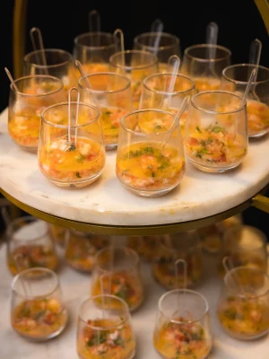 Chef Marisoll Events: Sophisticated seafood shooters for Lenten celebrations. Elegant individual appetizers for your Holy Week catering in Puerto Rico.